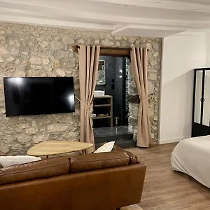  Appartement La Loge De Pierre Au Coeur De La Vieille D
